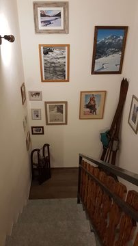 stairs - 1st floor to 2nd floor