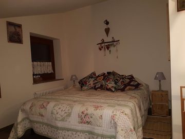 bedroom 2nd floor (can be made up as a twin)