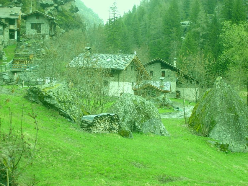 Walking in Valgrisenche Valley
