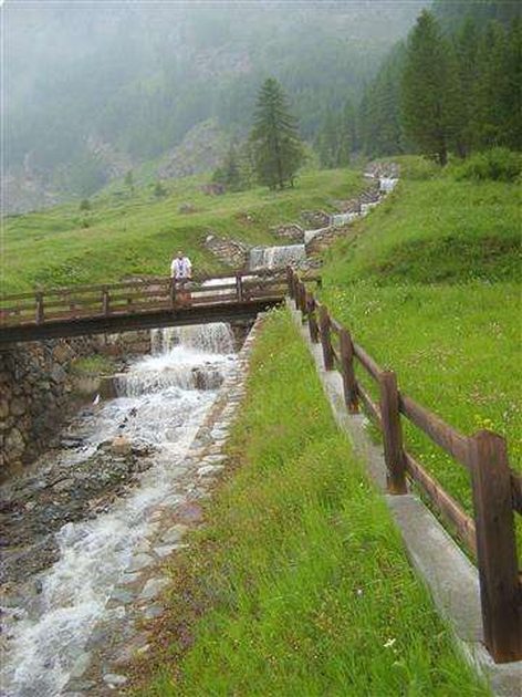 Cascade on the river Carre
