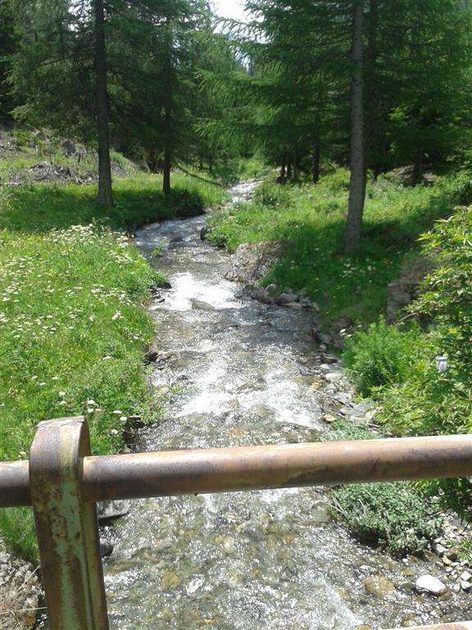 Walking above Sarre